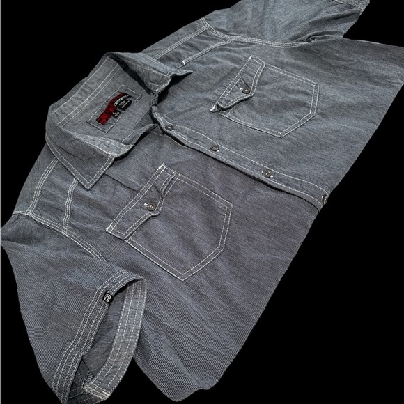Gray Casual Button Down Shirt with Collared Neckline - Picture 3 of 5